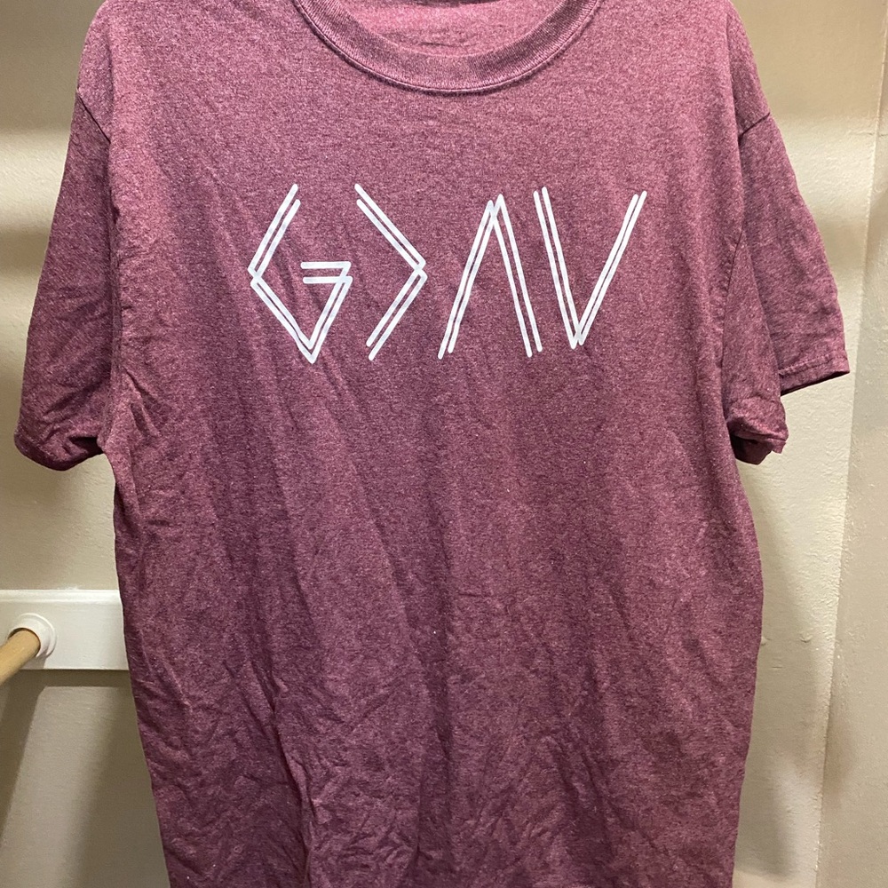 Maroon tshirt